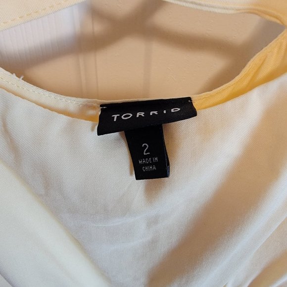 Torrid Size 2 banana yellow criss-cross dress - Picture 3 of 3